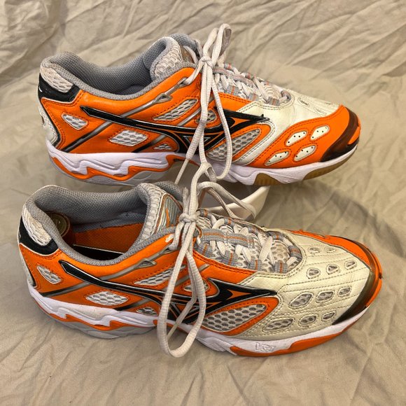 Mizuno Wave Lightning 3 - Picture 2 of 7